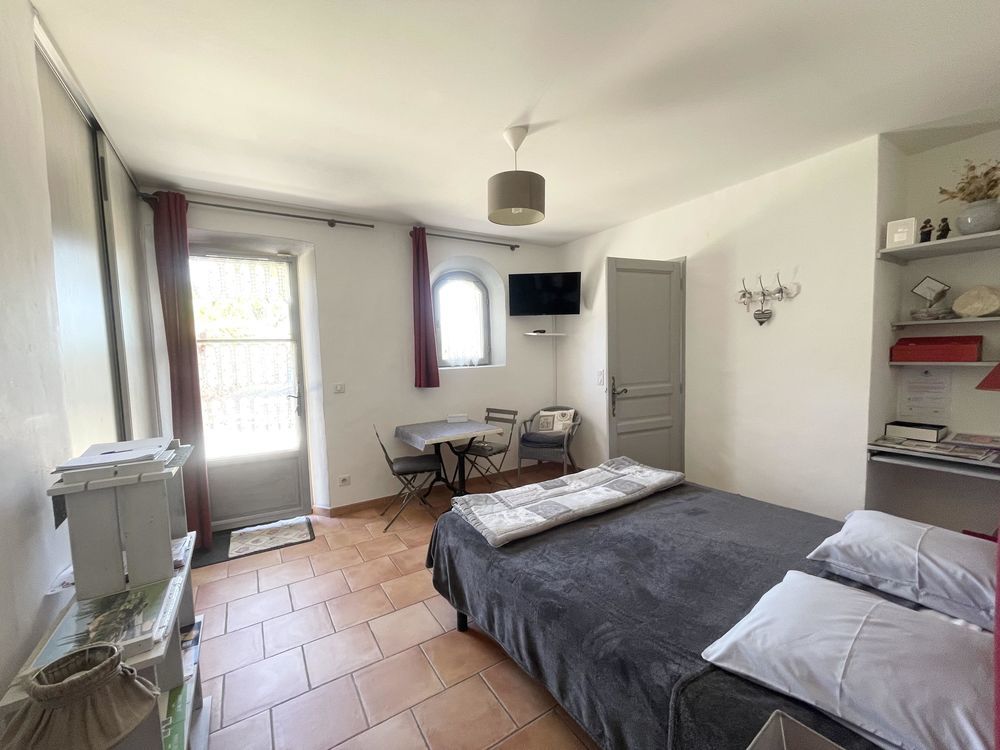 � vendre  Maison Cheval-Blanc (84460)