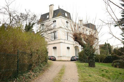   Appartement 4 pi�ces Appartement - 4 pi�ce(s) - 134 m�