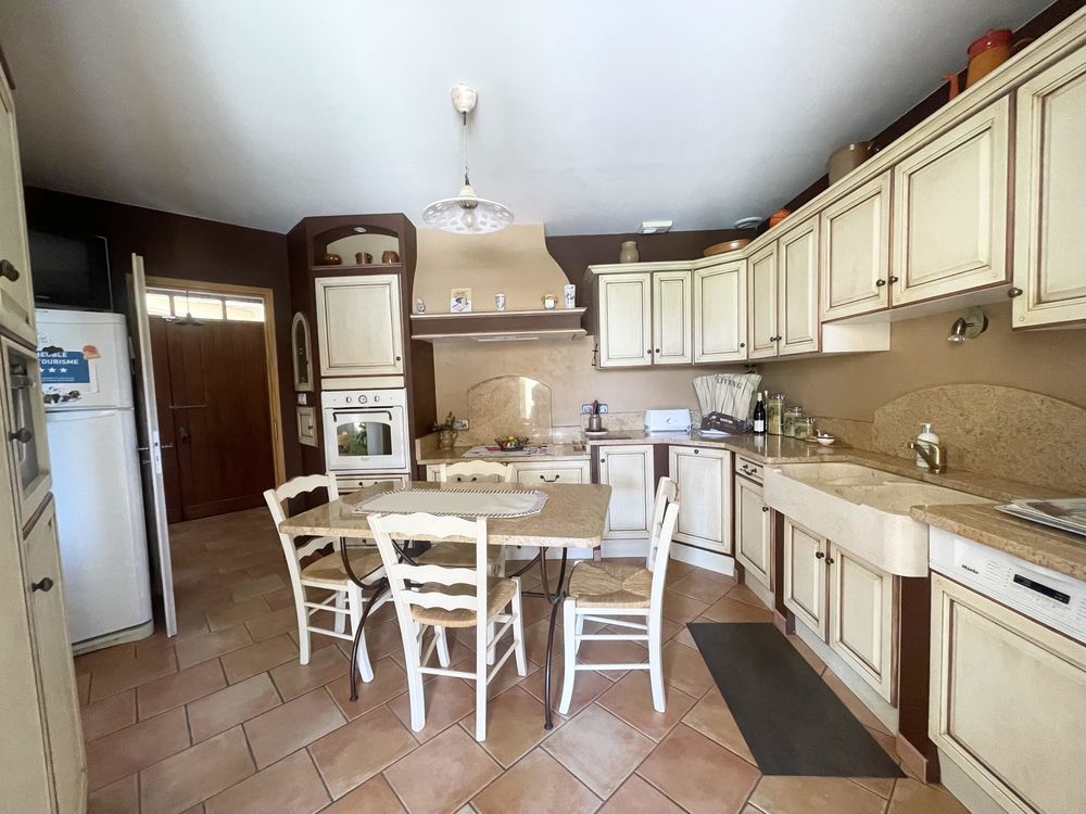 � vendre  Maison Cheval-Blanc (84460)