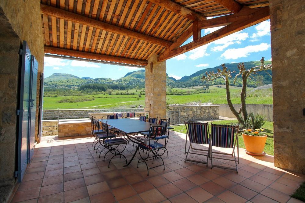 � vendre  Maison Montbrun-les-Bains (26570)