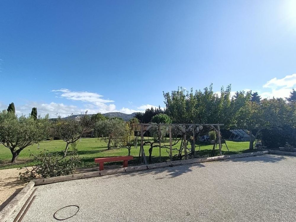 � vendre  Maison Cheval-Blanc (84460)