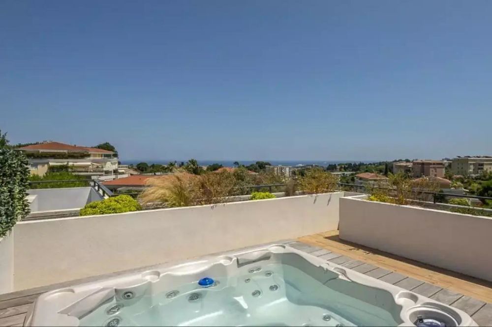 � vendre  Appartement Antibes (06600)