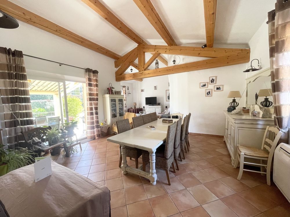 � vendre  Maison Cheval-Blanc (84460)