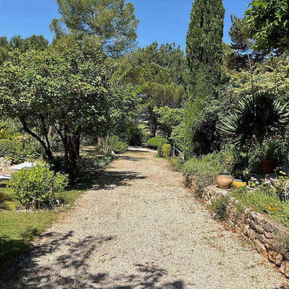 � vendre  Maison �guilles (13510)