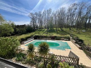  Maison � vendre 10 pi�ces 240 m�