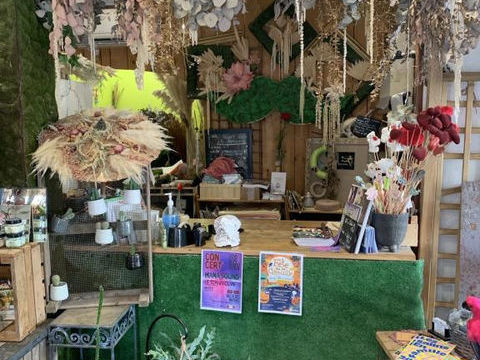 FLEURISTE ANGLE RUE CENTRE-VILLE MARTIGUES 52500 13500 Martigues