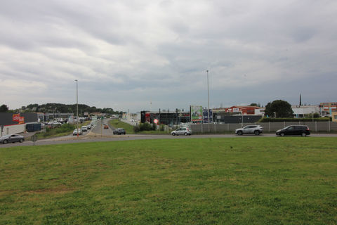 LOCAL COMMERCIAL 200 M2- ROCADE D'ALES- AVENUE MARECHAL JUIN. 2800 30100 Ales