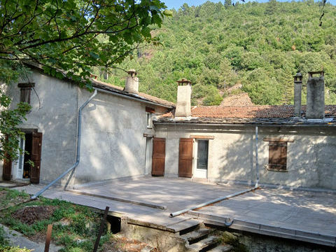   MAS 360 de volume + 25 hectares. Maison - 7 pi�ce(s) - 222 m�