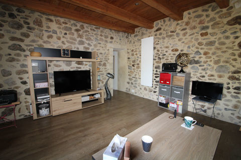   MAISON DE VILLAGE VOLUME DE 199 M2. Maison - 6 pi�ce(s) - 159 m�