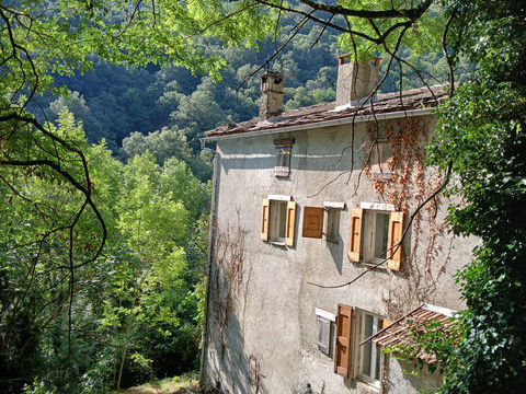   MAS 360 de volume + 25 hectares. Maison - 7 pi�ce(s) - 222 m�