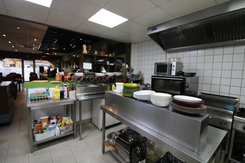 MURS et FONDS DE COMMERCE RESTAURANT DE 100 M2. 287000 30100 Ales