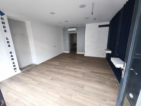 Murs commerciaux 50 m2 &agrave; la vente _ Grau-du-Roi centre 214000 30240 Le grau du roi