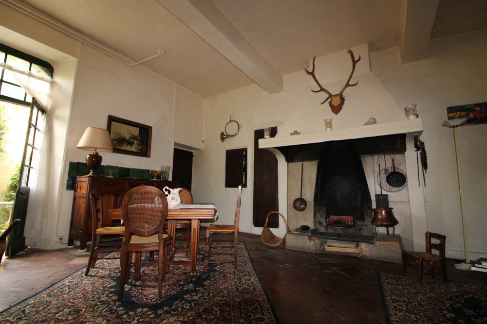 � vendre  Propri�t�/ch�teau Lasalle (30460)