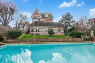  Maison � vendre 10 pi�ces 327 m�