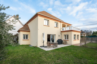  Maison � vendre 8 pi�ces 310 m�