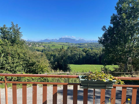   Propri�t� de 961m2 sur la commune de CRUSEILLES Propri�t�/ch�teau - 15 + pi�ce(s) - 962 m�