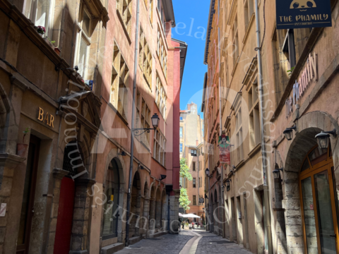 Murs commerciaux de caract&egrave;re &agrave; Lyon 5   Restaurant avec cave exploitable 336000 69005 Lyon