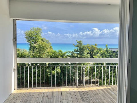   � LOUER   T3 R�NOV� AVEC VUE MER IMPRENABLE   BAS DU FORT - non meubl� Appartement - 3 pi�ce(s) - 57 m�