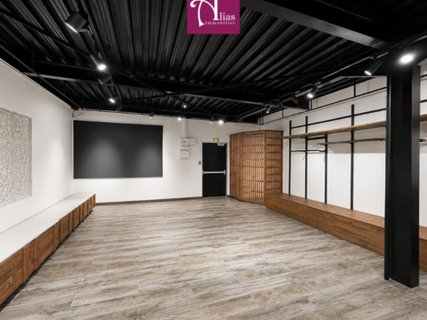&Agrave; louer - Local commercial de 170 m2 &agrave; Jarry   Vitrine et espace stockage 3728 97122 Baie mahault