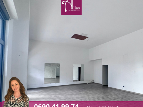 &Agrave; Louer - Local Commercial 83 - RDC - Jarry 2324 97122 Baie mahault