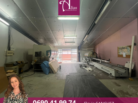 &Agrave; louer - Entrep&ocirc;t 210 m2 - Belle hauteur sous plafond - ARNOUVILLE 3035 97170 Petit bourg