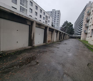  Parking / Garage � louer 