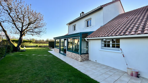   Maison T7 � vendre Coron - Beaux volumes - Frais d'agence r�duit ! Maison - 9 pi�ce(s) - 142 m�