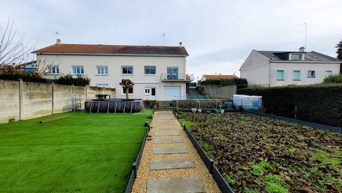   Maison 110m2 - Id�alement situ�e dans le centre de Chemill� Maison - 5 pi�ce(s) - 110 m�