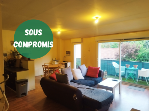   Appartement avec balcon, 2 chambres � Bourg-Argental Appartement - 3 pi�ce(s) - 72 m�