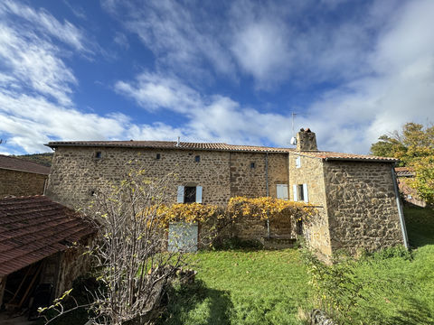  BELLE FERME ARDECHOISE AVEC DEPENDANCES Maison - 6 pi�ce(s) - 190 m�