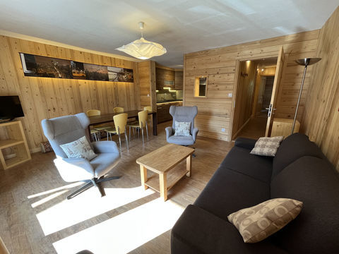   Coquet T3 meubl� de 64 m2 plein Sud � 2 pas du centre des Carroz Appartement - 3 pi�ce(s) - 64 m�