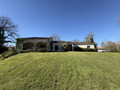   Superbe villa de 220 m2 avec acc�s direct au Lot Maison - 13 pi�ce(s) - 220 m�