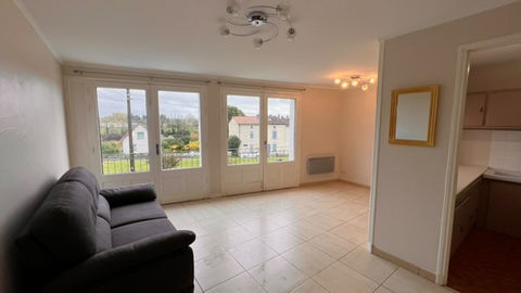   APPARTEMENT AU PREMIER ETAGE Appartement - 2 pi�ce(s) - 51 m�