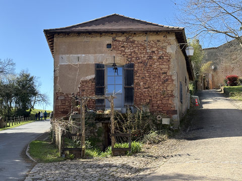   Maison de village avec jardin privatif au c�ur du P�rigord   Biron Maison - 5 pi�ce(s) - 110 m�