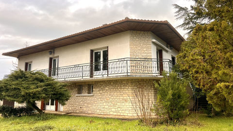   EXCLUSIVITE - MAISON AVEC GARAGE - PROXIMITE COMMERCE Maison - 12 pi�ce(s) - 203 m�