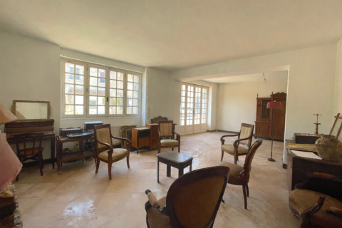   RARE GEVRIEUX 01320. Maison 300m2 (surface totale). Jardin Maison - 9 pi�ce(s) - 249 m�