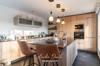  Maison � vendre 9 pi�ces 313 m�