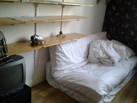 Belle chambre meubl&eacute;e chez l'habitant &agrave; Nanterre 420 92000 Nanterre