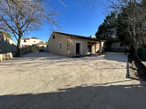   Villa de 110m2   2 Garages   Terrain 619m2   CRESPIAN (30260) Maison - 4 pi�ce(s) - 110 m�