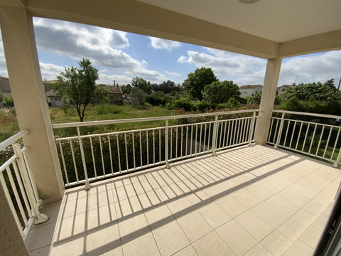   LUNEL - Appartement T4 de 79m2 avec terrasse et parking Appartement - 4 pi�ce(s) - 80 m�