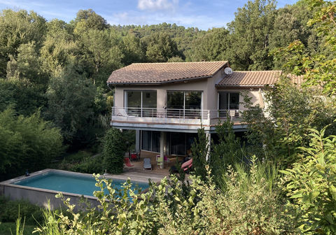   MONOBLET Maison - 7 pi�ce(s) - 241 m�