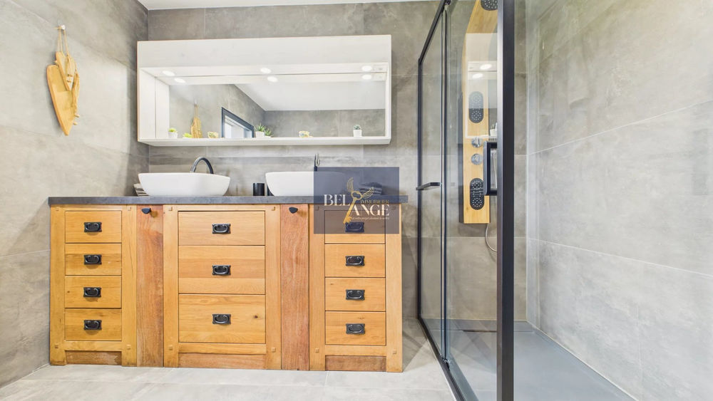 � vendre  Maison Labeaume (07120)