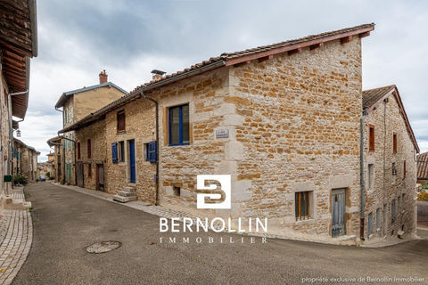   Maison de village mitoyenne en pierre r�nov�e de 88 m2 avec sous sol et d�pendance � TREFFORT CENTRE VILLAGE Maison - 4 pi�ce(s) - 88 m�