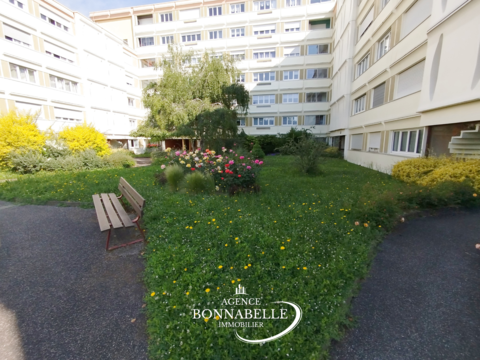   Appartement F2 + place de parking et cellier Appartement - 2 pi�ce(s) - 57 m�