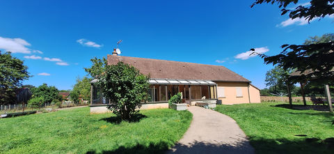   MAISON DE 145M2 DE VIE DE PLAIN PIED ET 9 HECTAR DE TERRAIN ENVIRON,3 A 4 CHAMBRES,HANGAR DE 336M2,ATELIER,BOX Maison - 5 pi�ce(s) - 147 m�