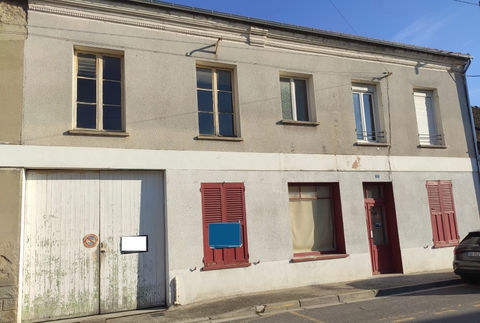   OPPORTUNIT� RARE   MAISON � FORT POTENTIEL D'AM�NAGEMENT Maison - 9 pi�ce(s) - 80 m�