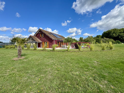   MAISON �COLOGIQUE, BEAU VOLUME, 5 CHAMBRES, 4778 M2 TERRAIN, 198M2 HABITABLE. Maison - 8 pi�ce(s) - 198 m�