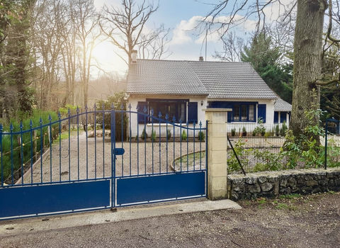   CALME, BOIS�, 2 CHAMBRES, �TANG, COMMERCES 10MN. 2/3 CHAMBRES, 100M2 HABITABLES, 2300 M2 DE TERRAIN Maison - 4 pi�ce(s) - 100 m�