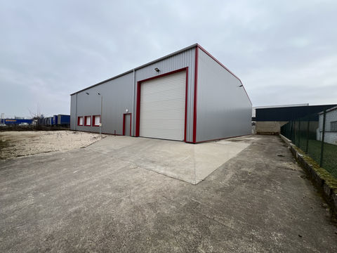 Local commercial dans la zone des Vauguillettes 2500 89100 Sens