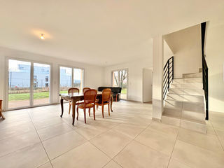  Appartement � louer 5 pi�ces 115 m�